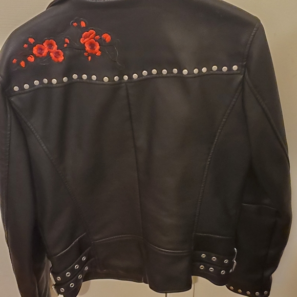 Black Zara jacket with roses 🌹 - Picture 5 of 8